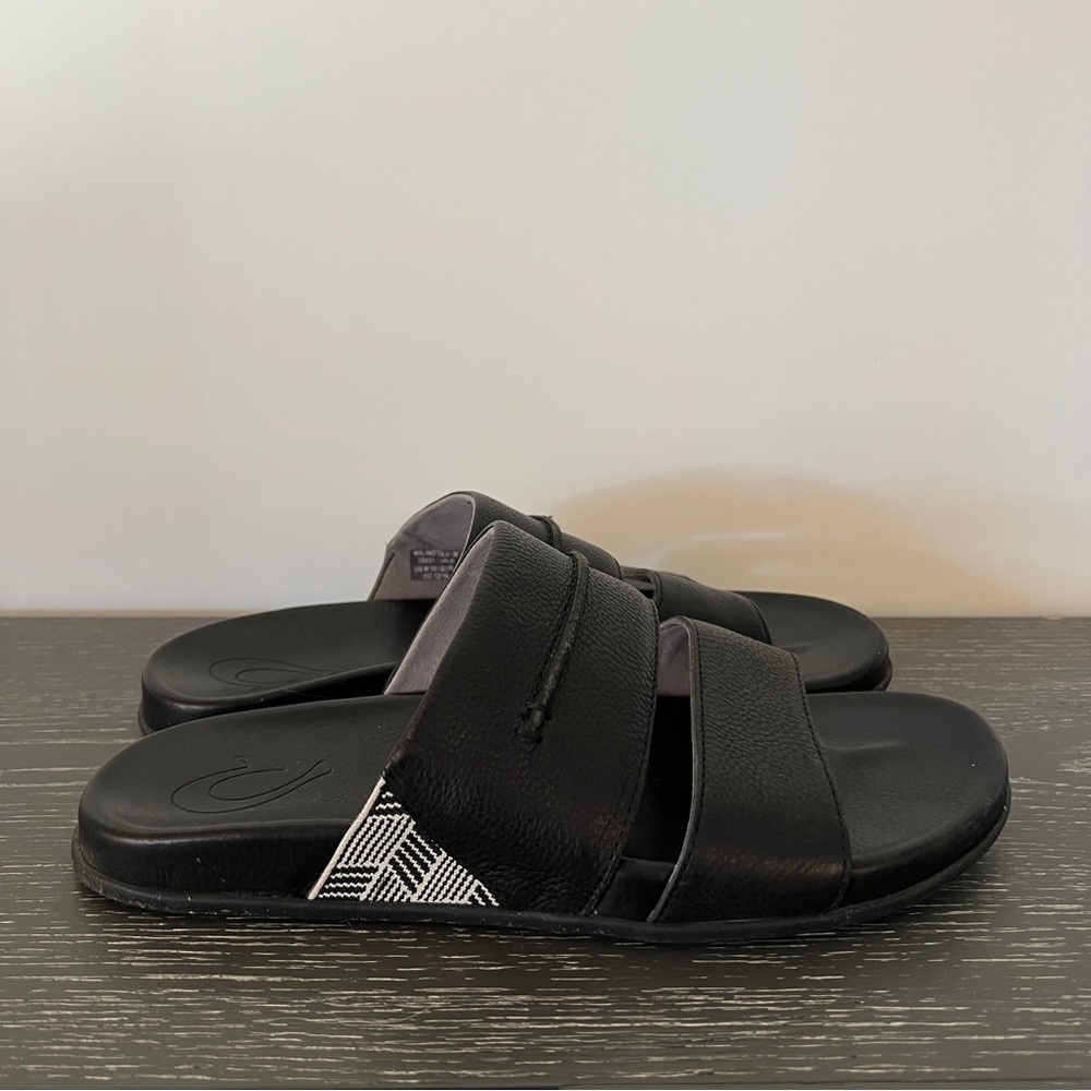 Men’s US Size 10 Olukai Black Leather sandals *Used*